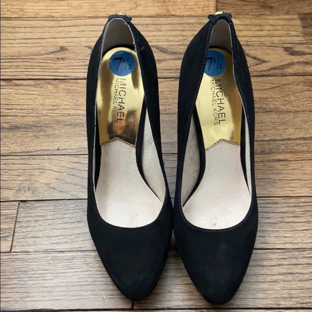 MK Gently used black pumps